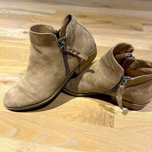 Girls Dolce Vita Tan Zippered Faux Suede Sutton Booties